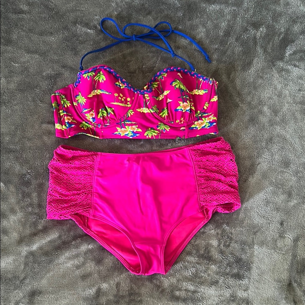 hollister floral bikini set